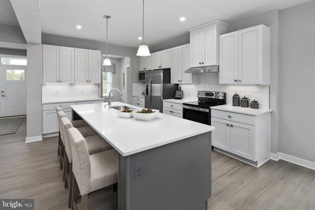 3412 FOX POINTE LN, York, PA 17404