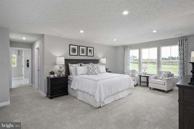 3412 FOX POINTE LN, York, PA 17404