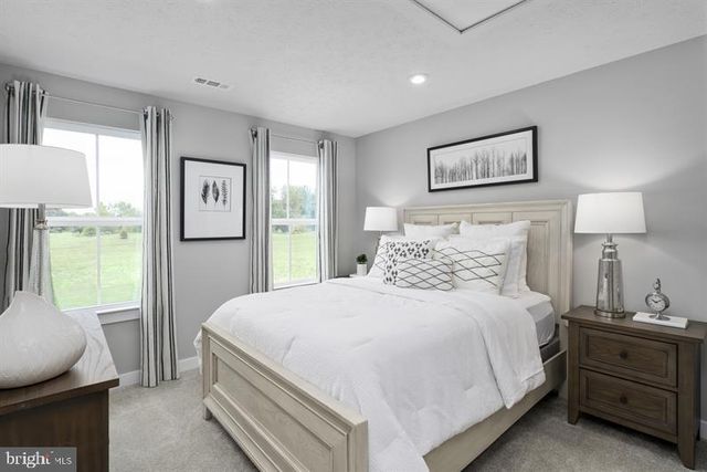 3412 FOX POINTE LN, York, PA 17404