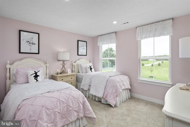 3412 FOX POINTE LN, York, PA 17404