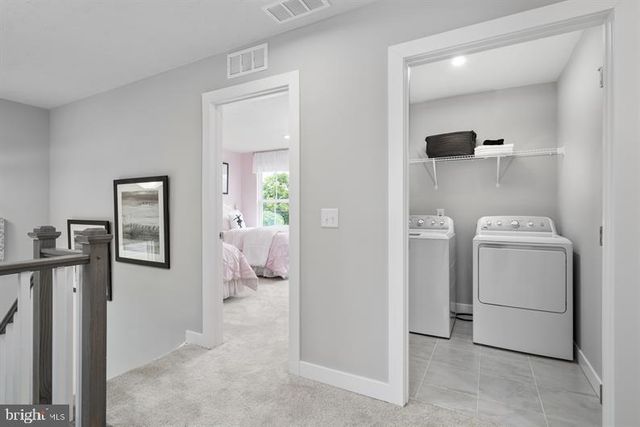 3412 FOX POINTE LN, York, PA 17404