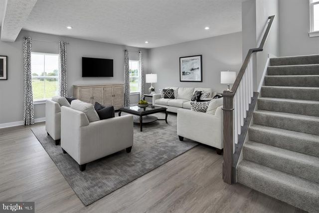 3412 FOX POINTE LN, York, PA 17404