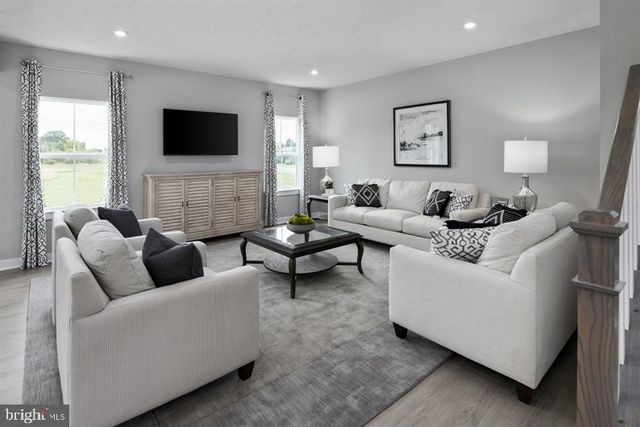 3412 FOX POINTE LN, York, PA 17404