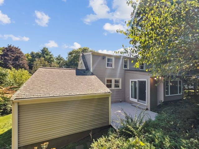 312 Linden St, Wellesley, MA 02481