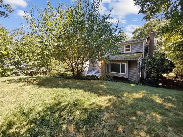 312 Linden St, Wellesley, MA 02481