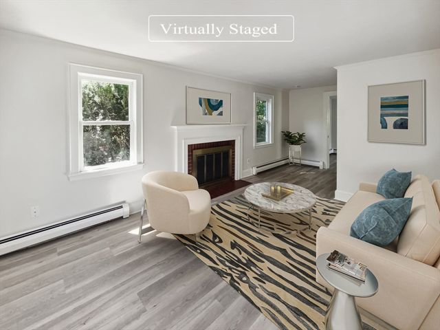 312 Linden St, Wellesley, MA 02481