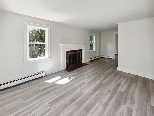312 Linden St, Wellesley, MA 02481
