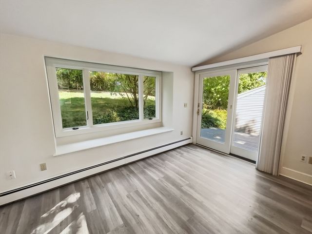 312 Linden St, Wellesley, MA 02481