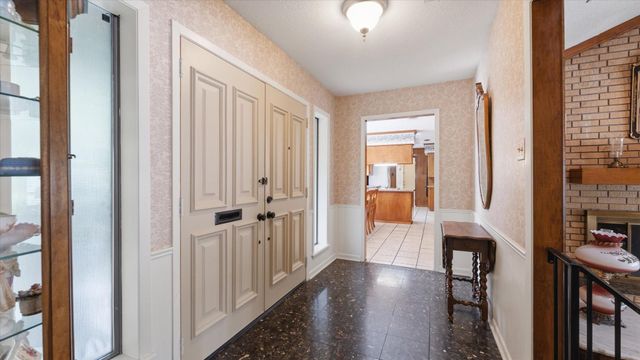 120 Hickory Street, Huntsville, TX 77320
