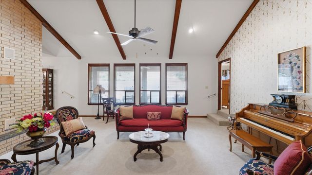 120 Hickory Street, Huntsville, TX 77320