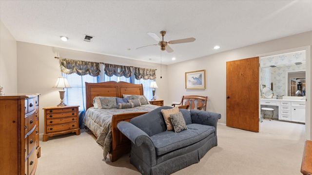 120 Hickory Street, Huntsville, TX 77320