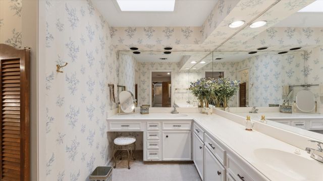 120 Hickory Street, Huntsville, TX 77320