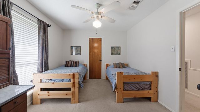 120 Hickory Street, Huntsville, TX 77320