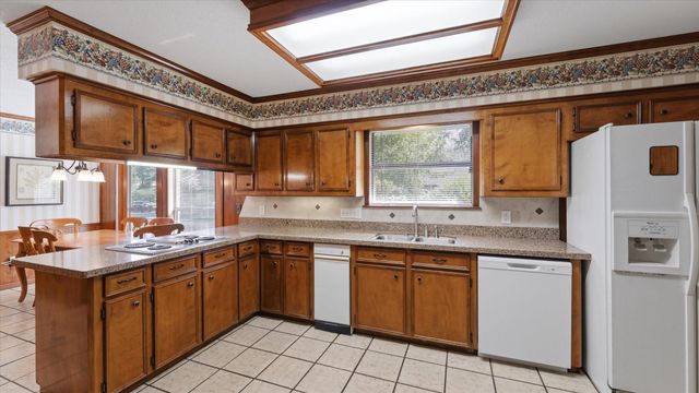 120 Hickory Street, Huntsville, TX 77320