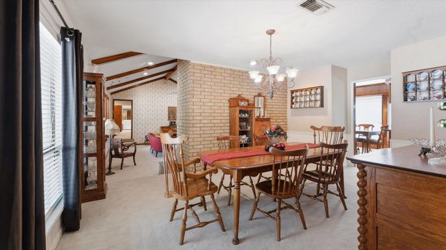 120 Hickory Street, Huntsville, TX 77320
