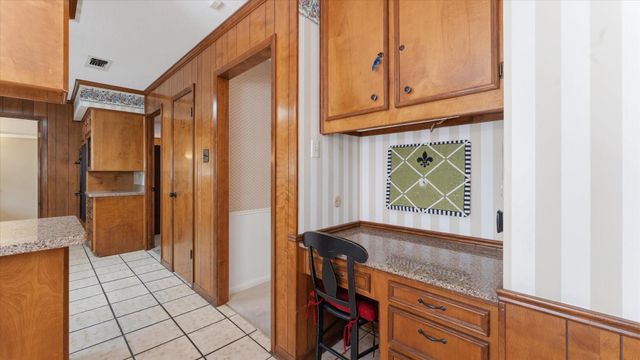 120 Hickory Street, Huntsville, TX 77320