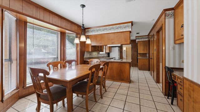 120 Hickory Street, Huntsville, TX 77320