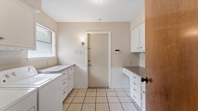 120 Hickory Street, Huntsville, TX 77320