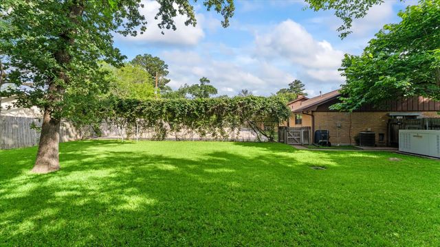 120 Hickory Street, Huntsville, TX 77320