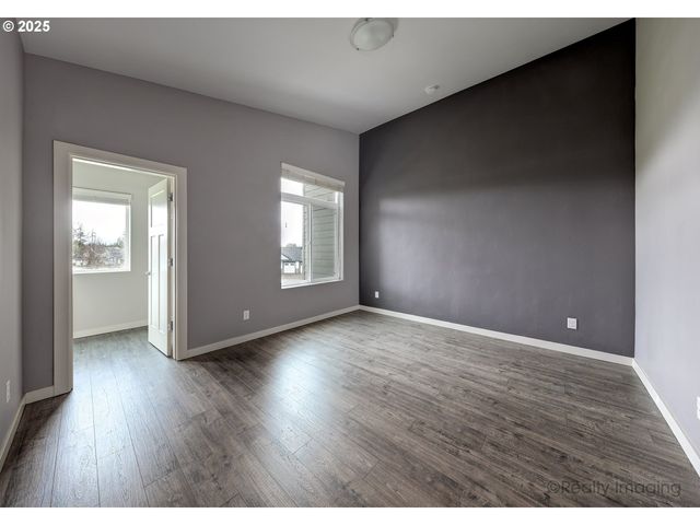 3732 Se CENTIFOLIA Ave, Hillsboro, OR 97123