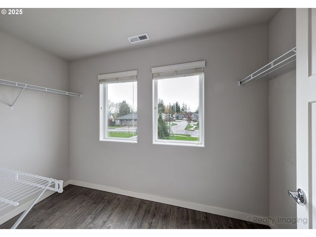 3732 Se CENTIFOLIA Ave, Hillsboro, OR 97123