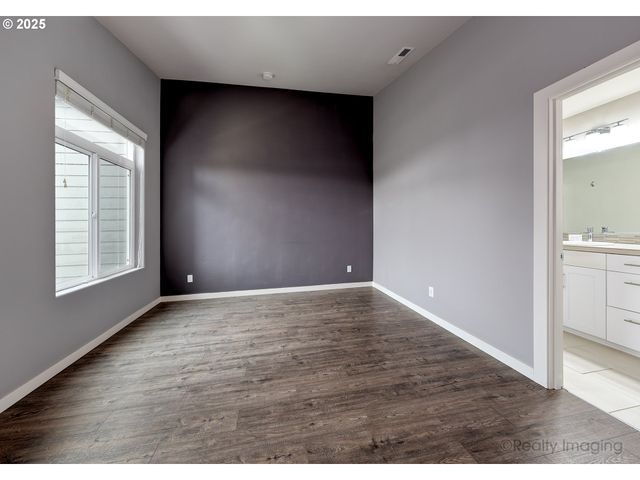 3732 Se CENTIFOLIA Ave, Hillsboro, OR 97123