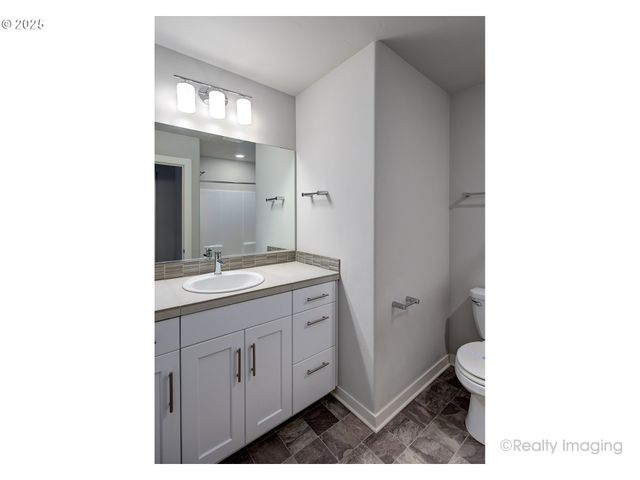 3732 Se CENTIFOLIA Ave, Hillsboro, OR 97123