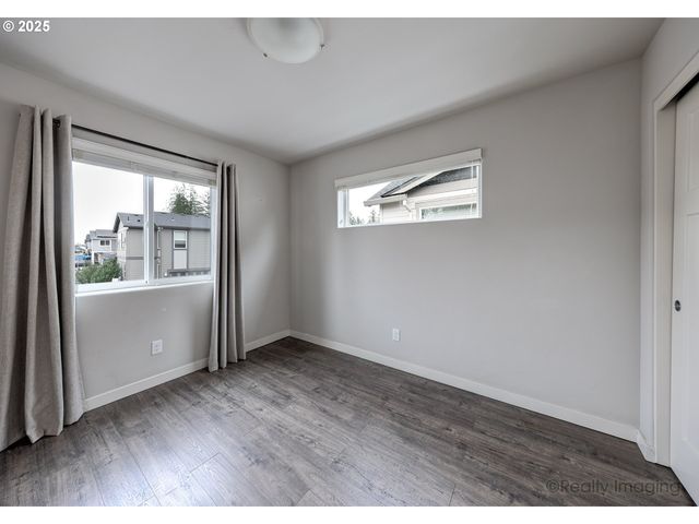 3732 Se CENTIFOLIA Ave, Hillsboro, OR 97123