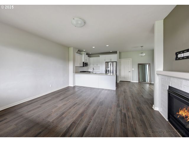 3732 Se CENTIFOLIA Ave, Hillsboro, OR 97123