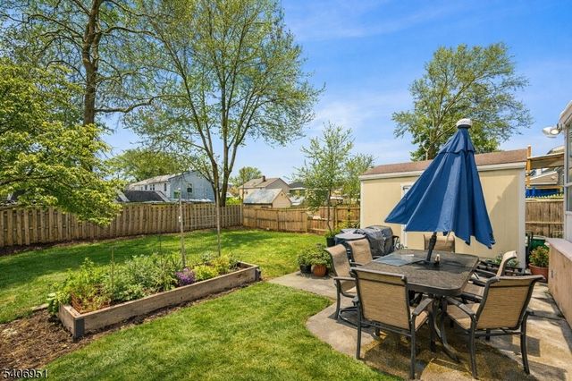 186 10Th Ave, Hawthorne Boro, NJ 07506