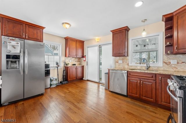 186 10Th Ave, Hawthorne Boro, NJ 07506