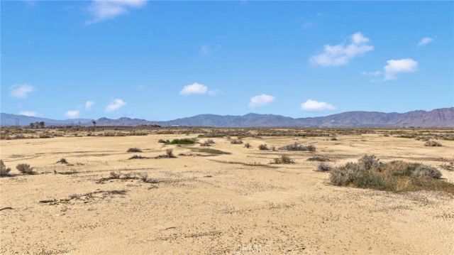 0 Fairlane Rd, Lucerne Valley, CA 92356