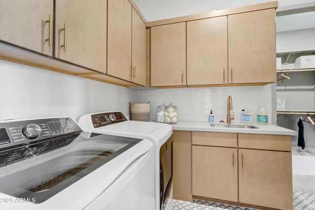 9833 S GOLD STONE Trail, Apache Junction, AZ 85120