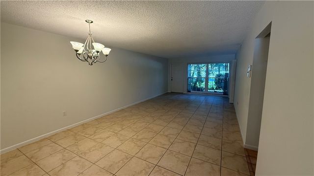 900 Jasmine Lane 102A, Vero Beach, FL 32963