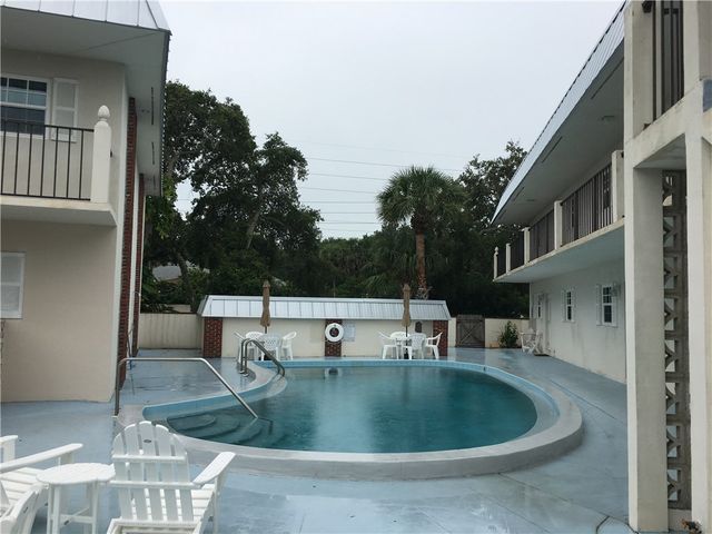 900 Jasmine Lane 102A, Vero Beach, FL 32963