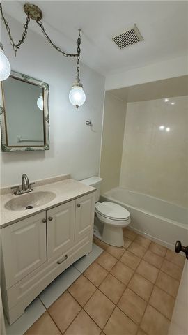 900 Jasmine Lane 102A, Vero Beach, FL 32963