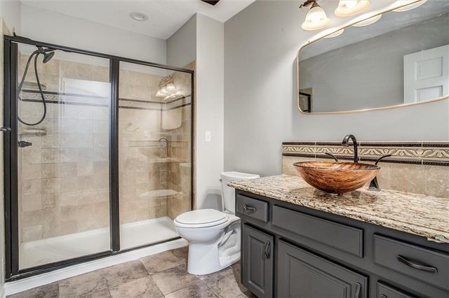 12816 E 57th Street, Kansas City, MO 64133