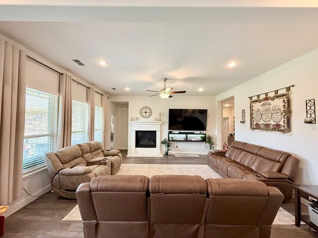 2211 Grassland Avenue, Melissa, TX 75454