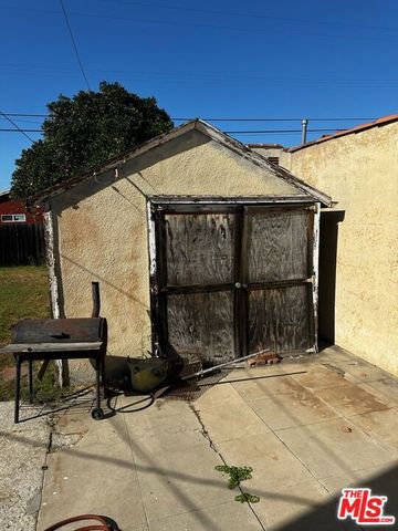 1707 W 65th Place, Los Angeles, CA 90047