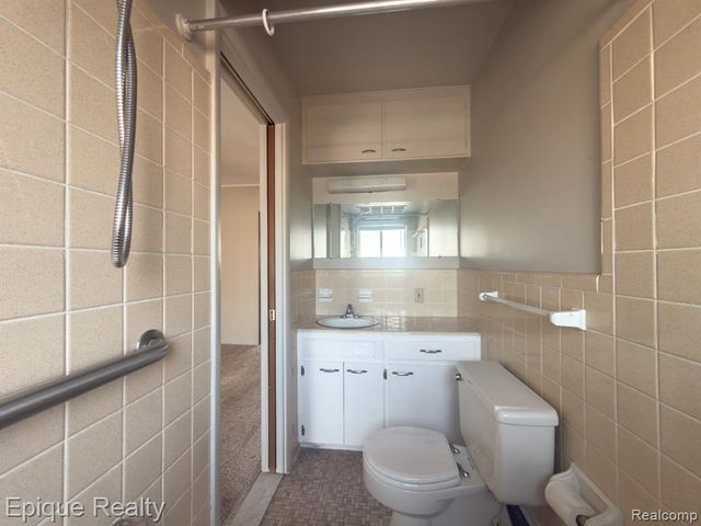 2121 Clawson Avenue 205, Royal Oak, MI 48073