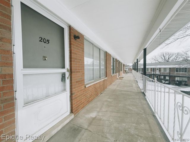 2121 Clawson Avenue 205, Royal Oak, MI 48073
