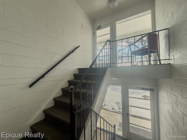 2121 Clawson Avenue 205, Royal Oak, MI 48073