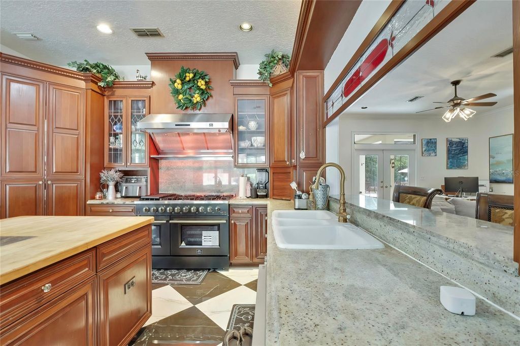 Image 21 of property listing at 5037 WILLOW OAK LANE, Spring Hill, FL 34607