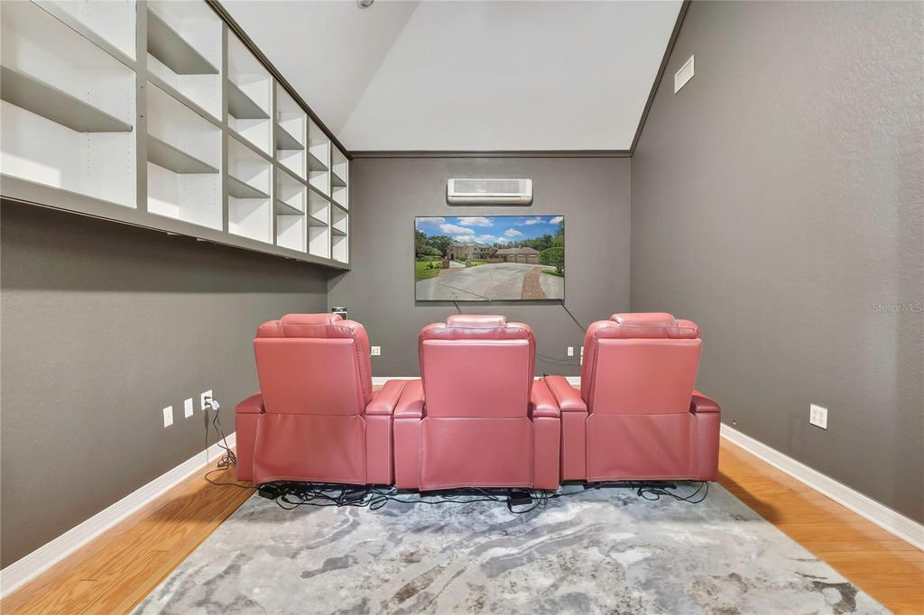 Image 36 of property listing at 5037 WILLOW OAK LANE, Spring Hill, FL 34607