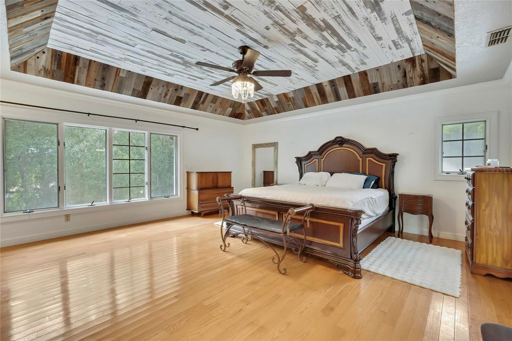 Image 48 of property listing at 5037 WILLOW OAK LANE, Spring Hill, FL 34607