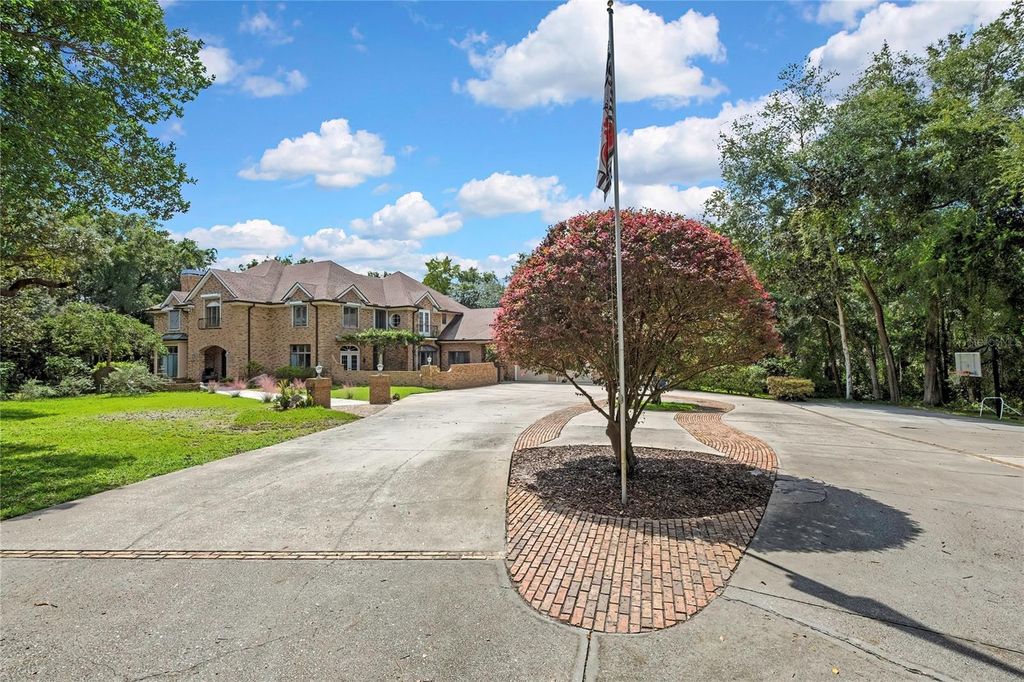 Image 88 of property listing at 5037 WILLOW OAK LANE, Spring Hill, FL 34607