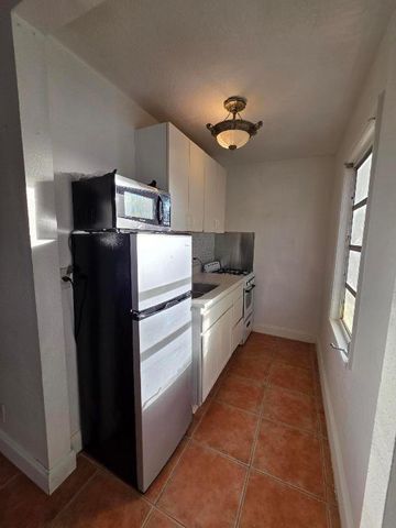 803 Selkirk Street, West Palm Beach, FL 33405