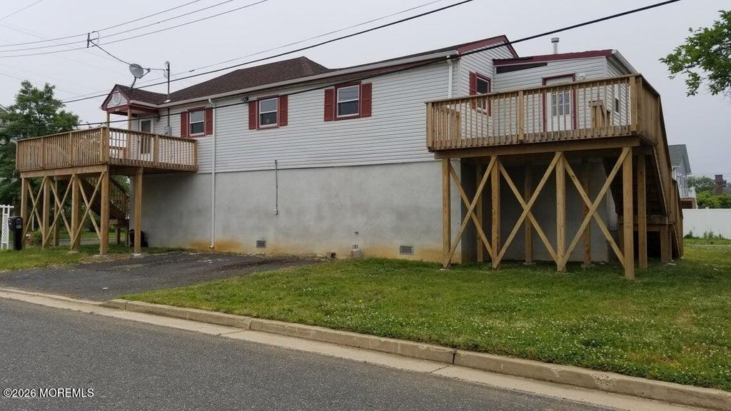 702 Edmunds Avenue, Union Beach, NJ 07735