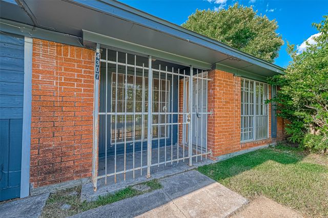 4307 Akard Street, Houston, TX 77047