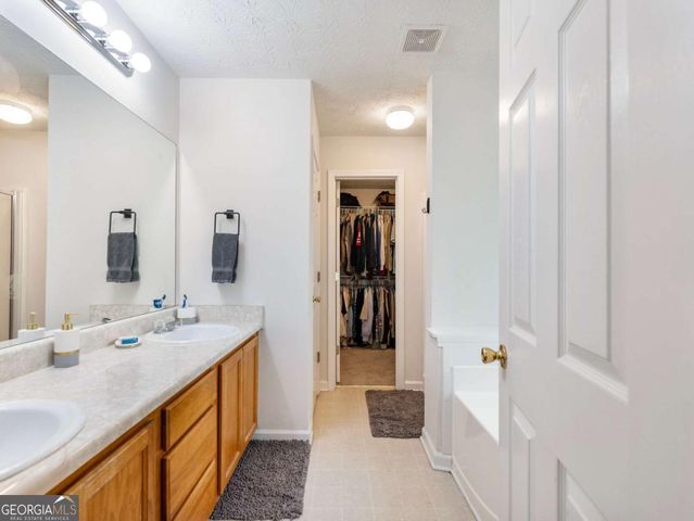 835 Winding Grove Lane, Loganville, GA 30052